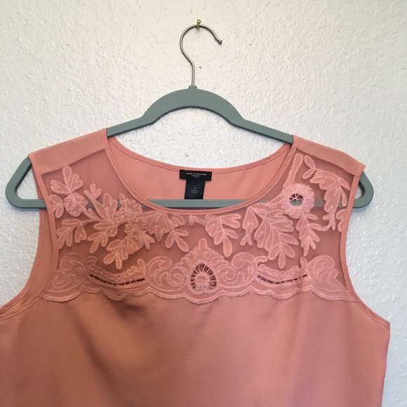 Ann Taylor Peach Lace Embroidered Women's Top Medium - Picture 3 of 4
